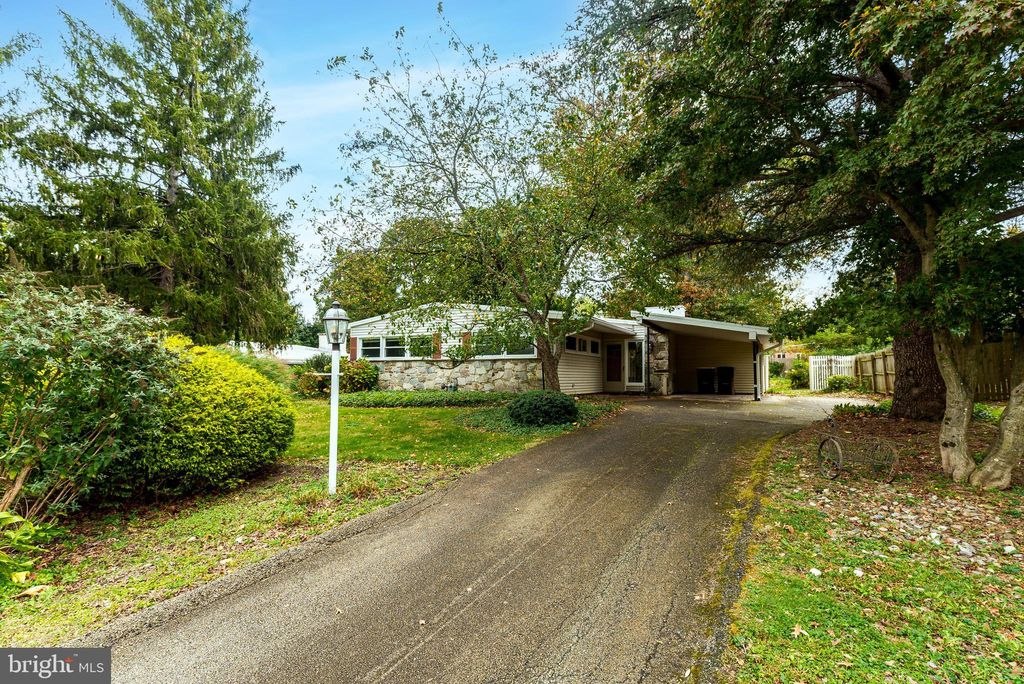 Photo of 548 Paddock Road, AMBLER, PA 19002 (MLS # PAMC2156676)