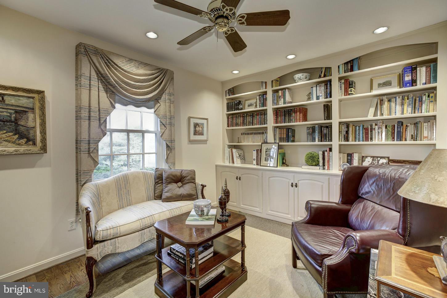 GLEN OAKS - Residential