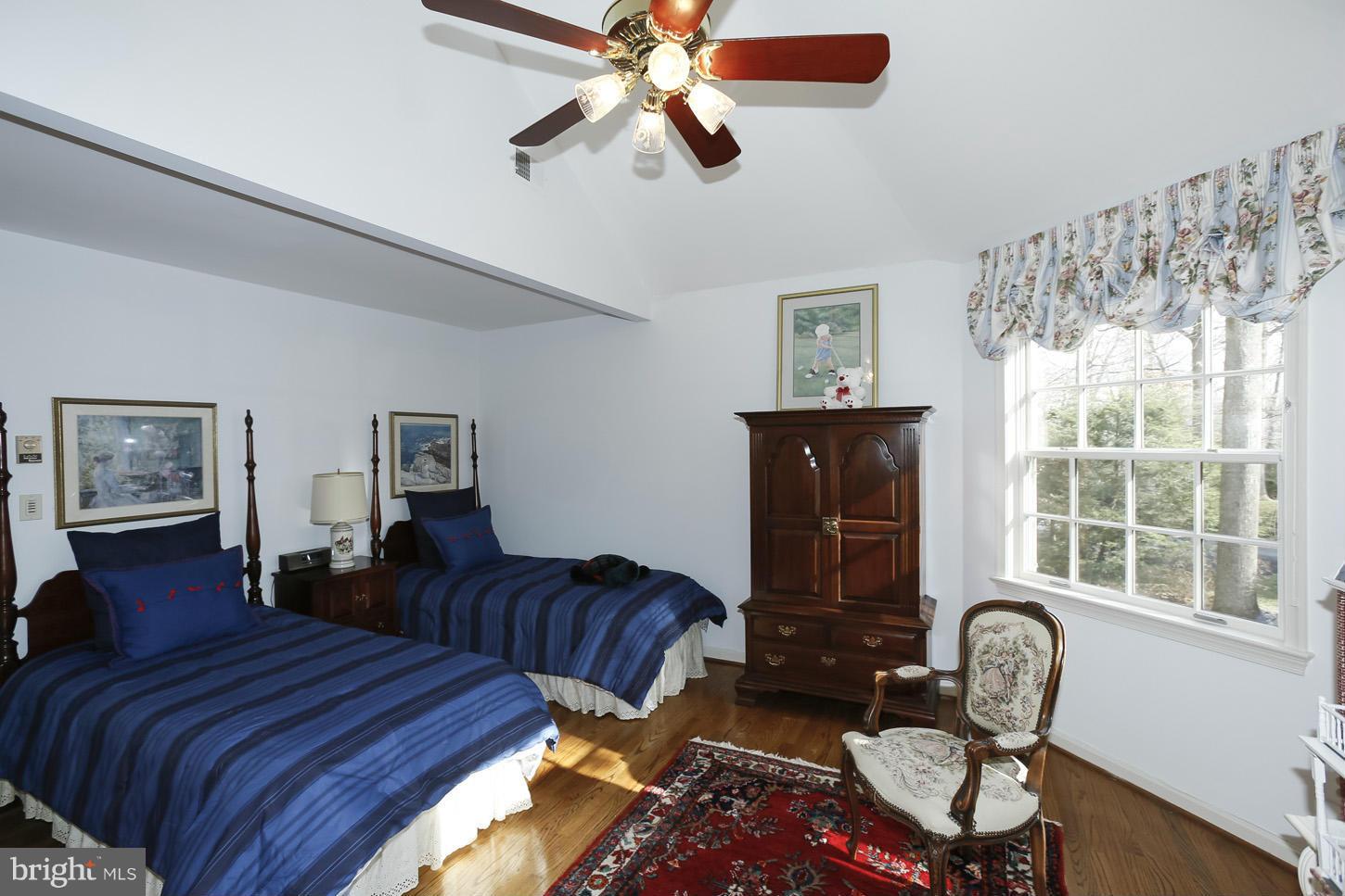 GLEN OAKS - Residential