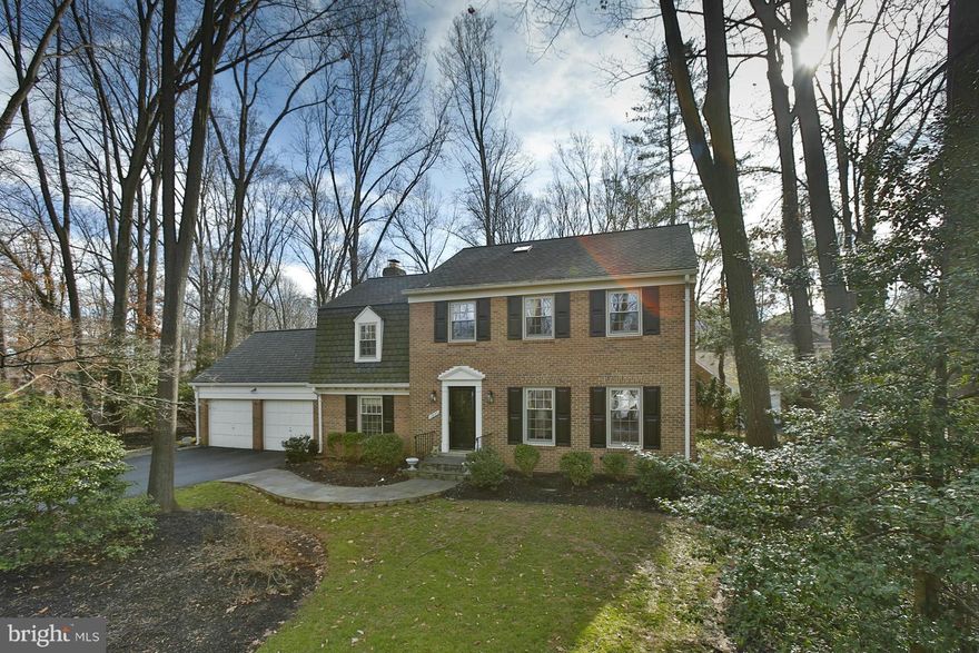 WOW! GREAT NEW PRICE & NEW GRANITE & STAINLESS IN KIT! 2 STORY ADDN & APPX 3,000SF ABOVE GRADE W/ EXPND & RENOV KIT/ B'FST RM OPEN TO FAM RM, CSTM MILLWORK, MAIN LVL OFFICE, HDWDS. 5BR/ 4.5BA, MASTER W EXPND BA, FIN LL W NEW CARPET, PROF LNDSCPING, SPRNKLR SYST, THERMAL WINDWS, GRAND MANOR ROOF. NEAR  WAYSIDE ES, PARK, NATURE TRAILS & POOL! HOME WARRNTY & 6 MO HASSLE FREE HOME MAINT W FULL OFFER.