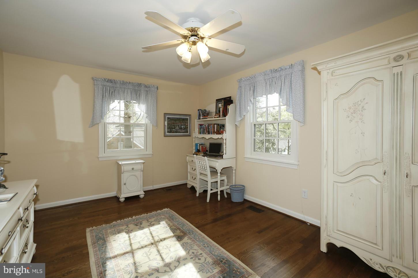 GLEN OAKS - Residential