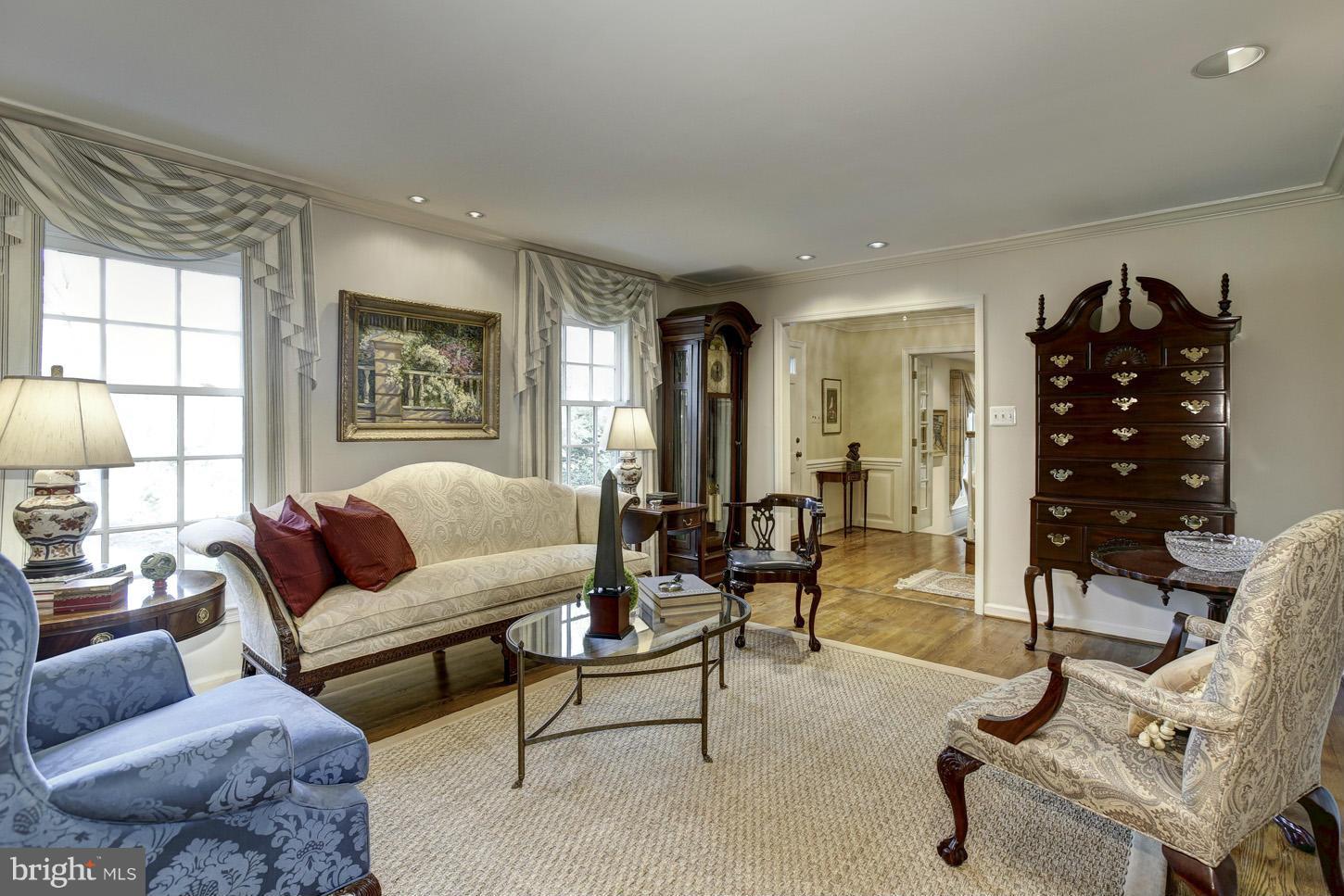 GLEN OAKS - Residential