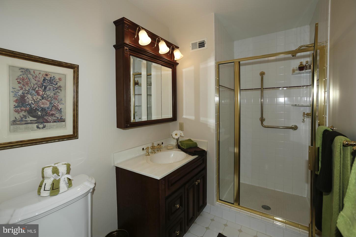 GLEN OAKS - Residential