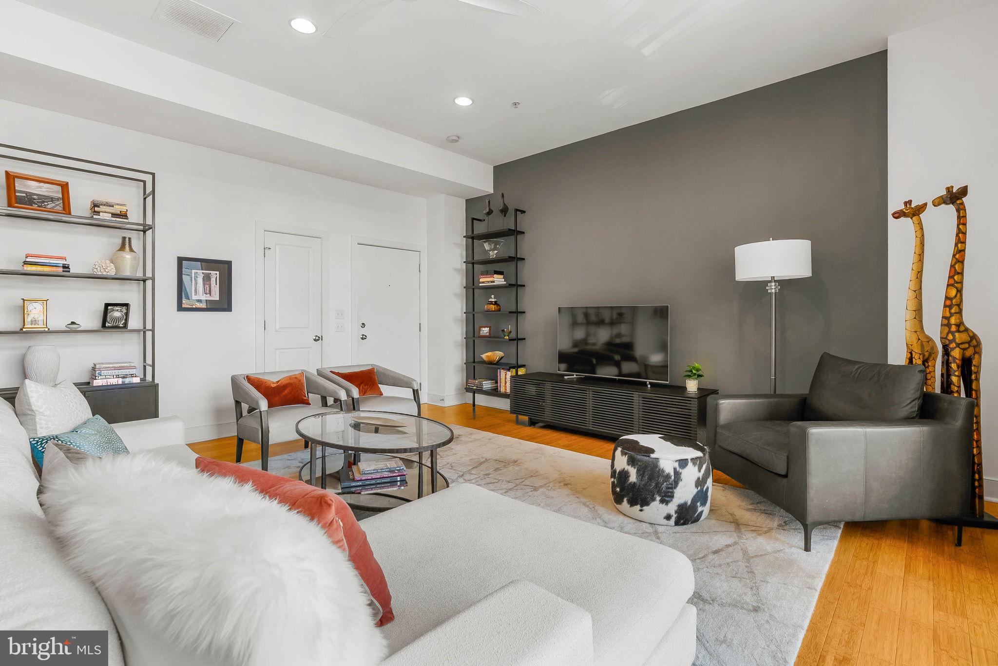 1904 SPRING GARDEN STREET 10