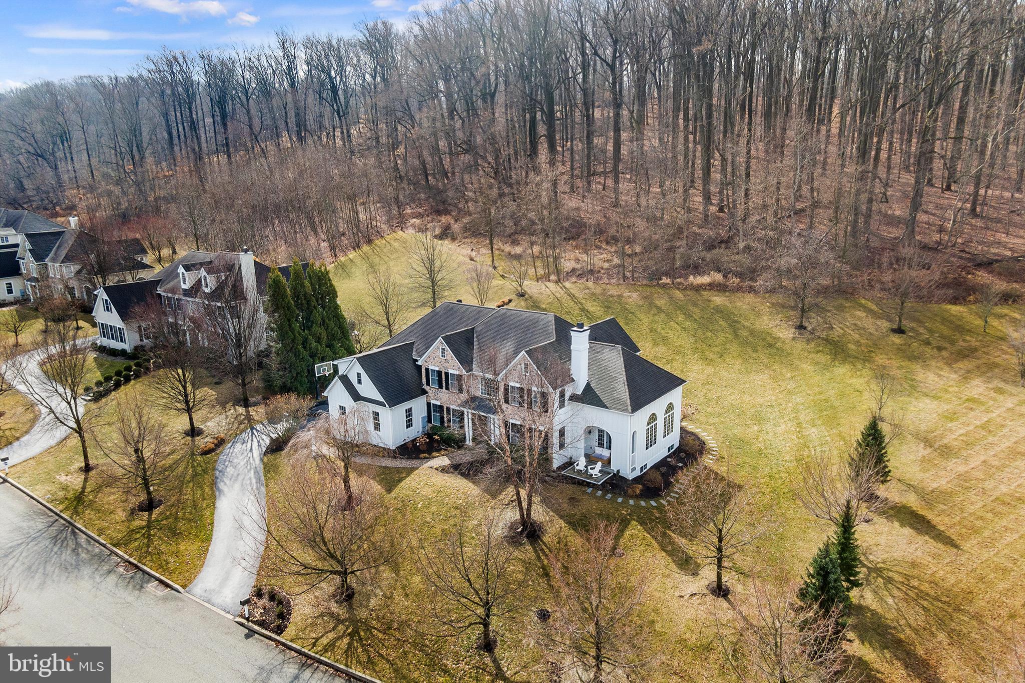 KNOBB HILL - Residential
