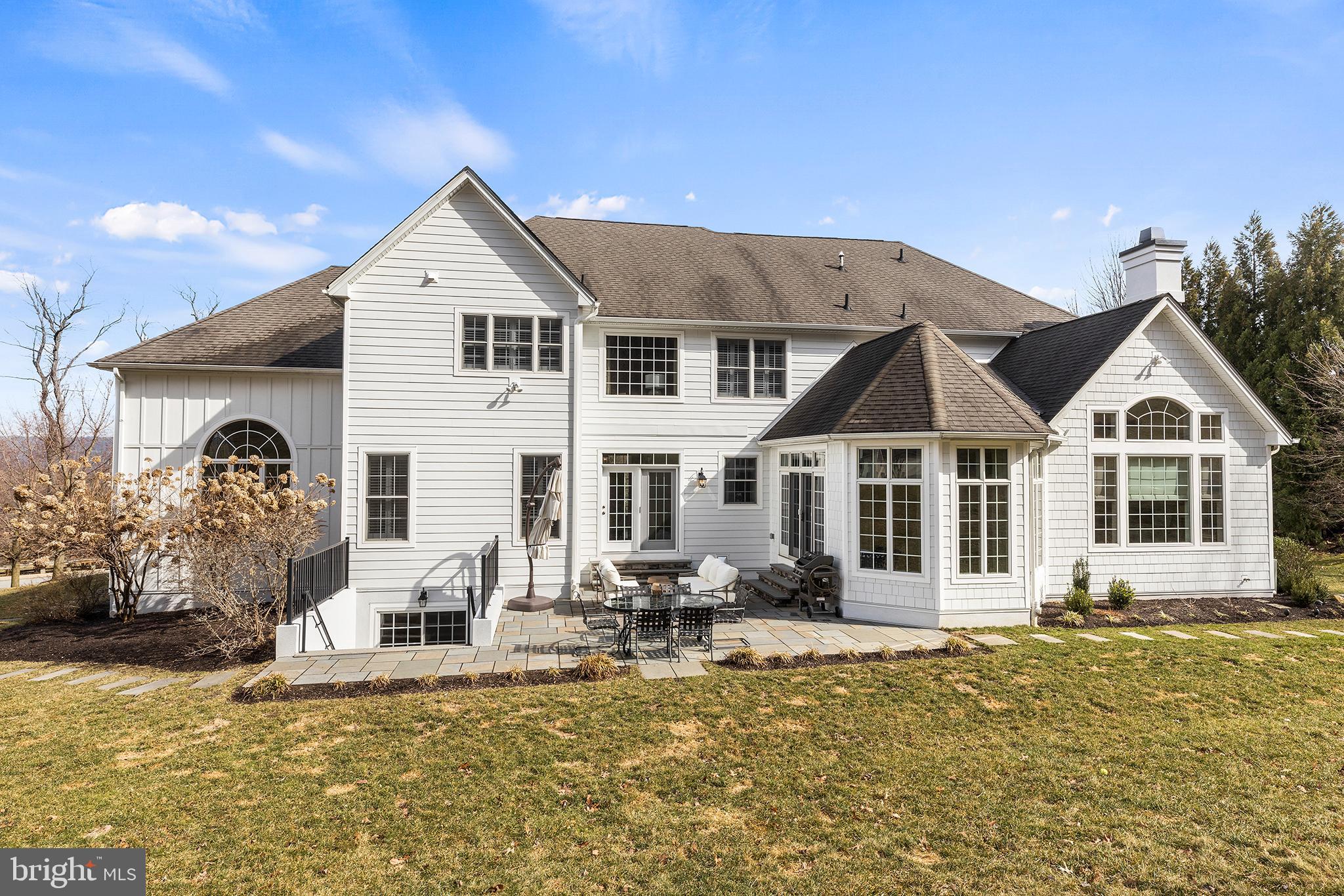 KNOBB HILL - Residential