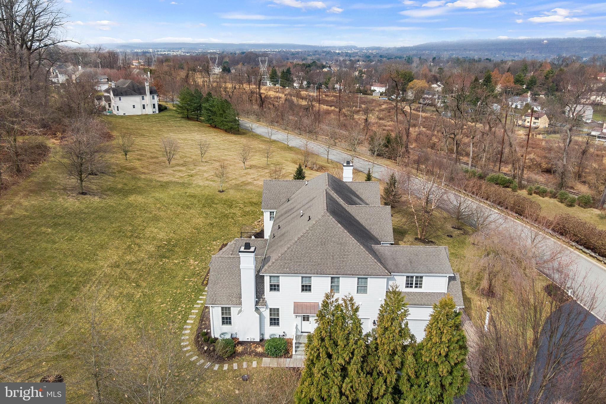 KNOBB HILL - Residential