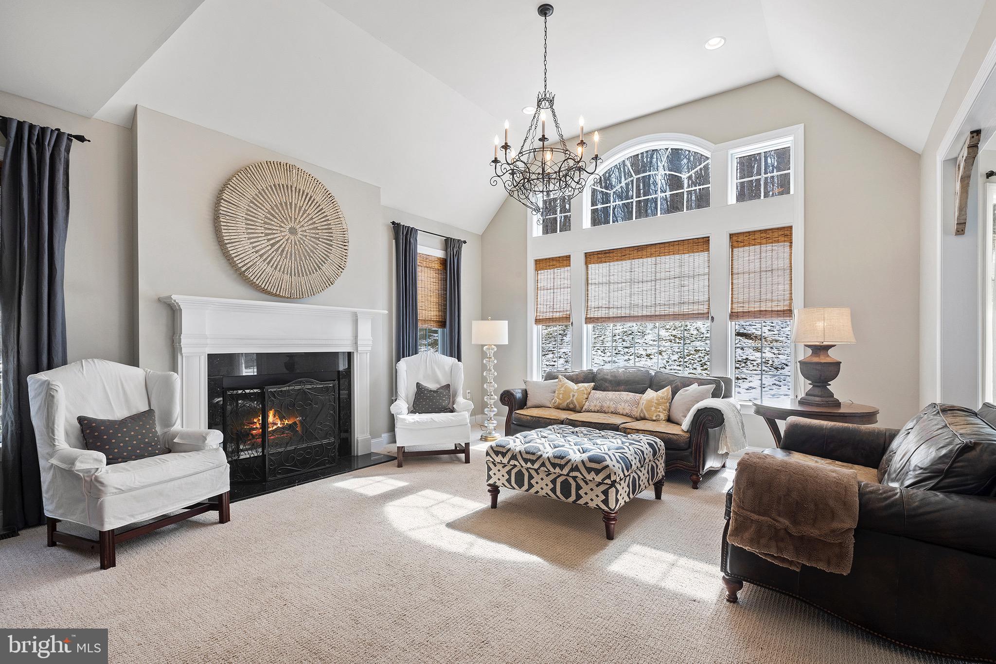 KNOBB HILL - Residential