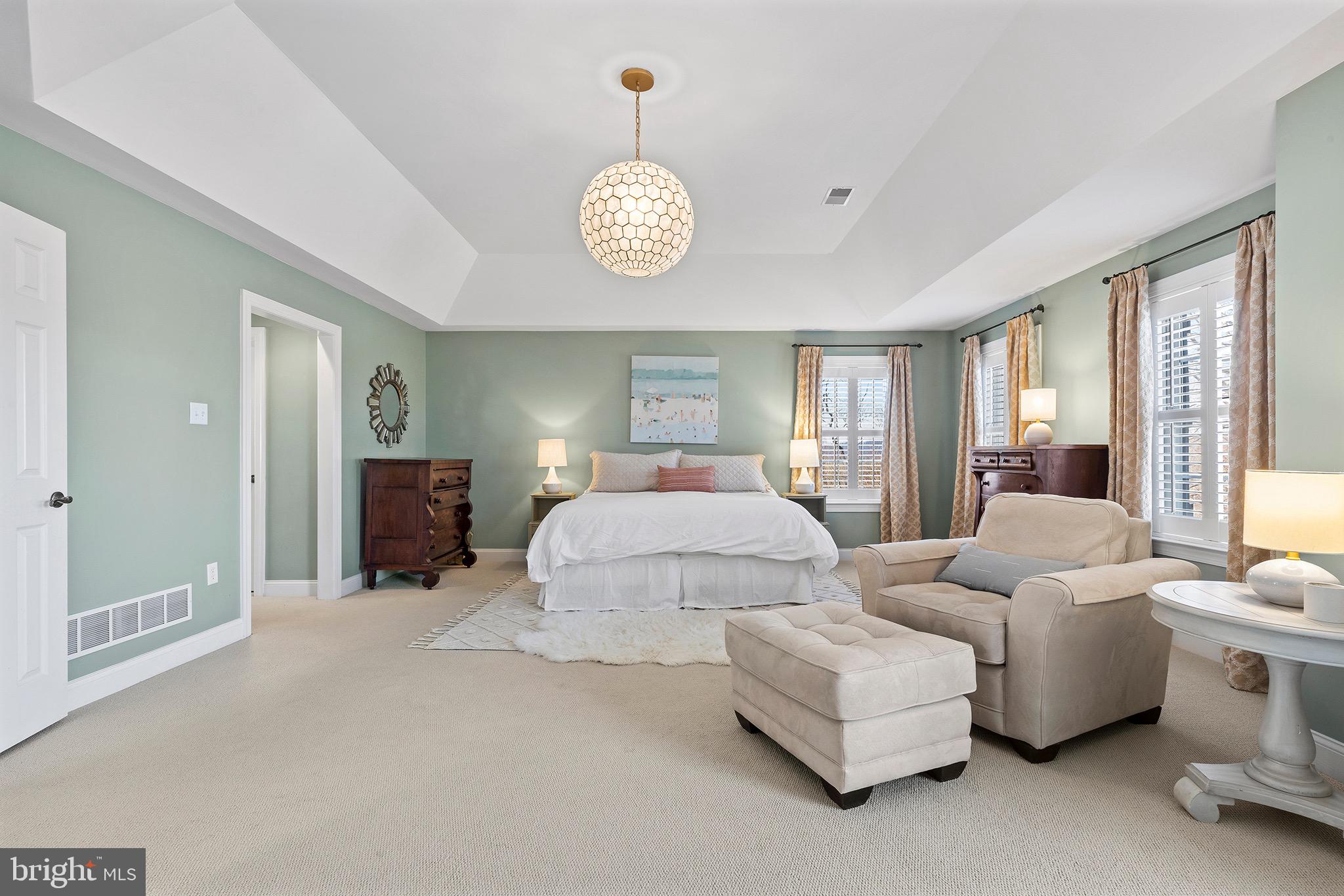 KNOBB HILL - Residential