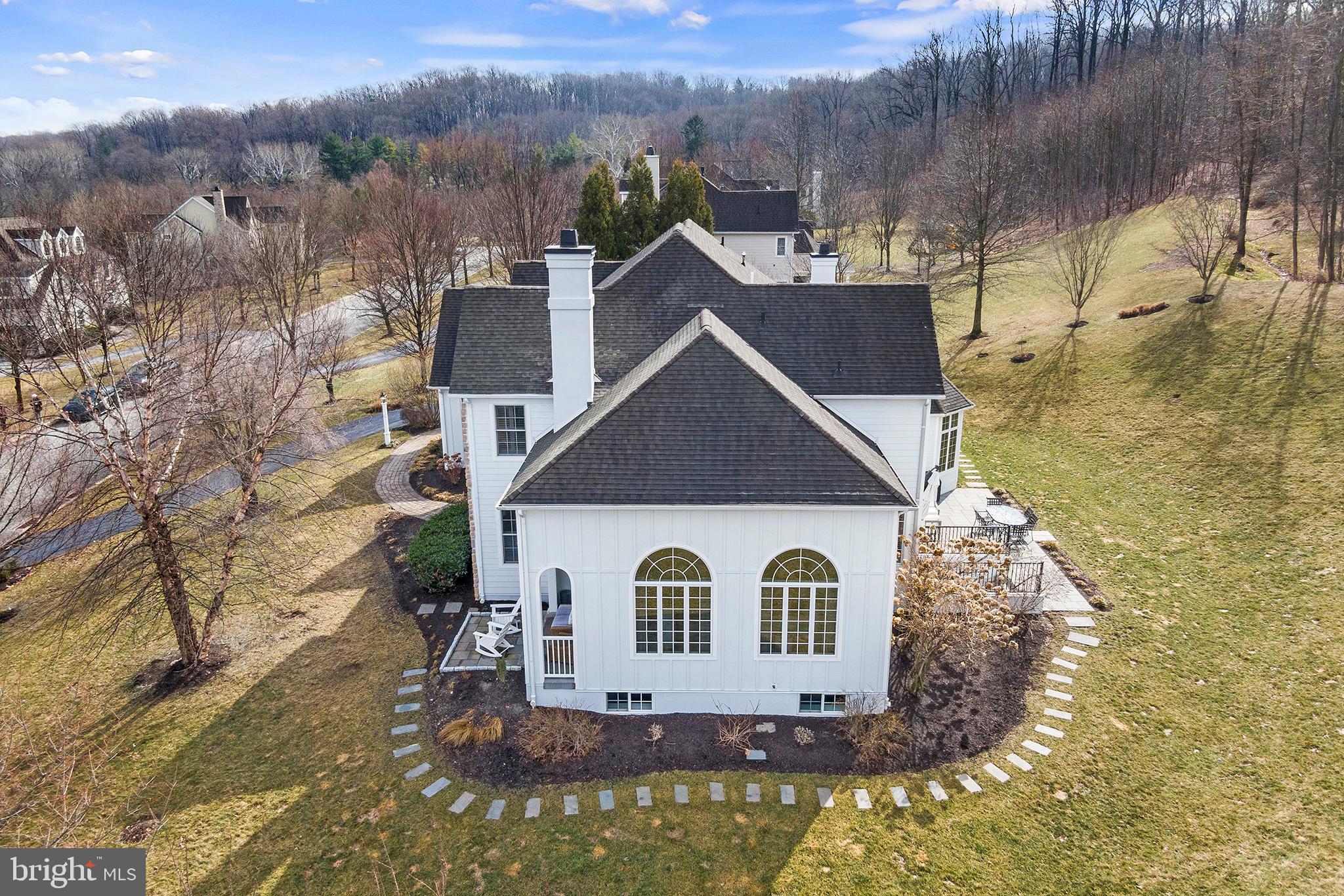 KNOBB HILL - Residential