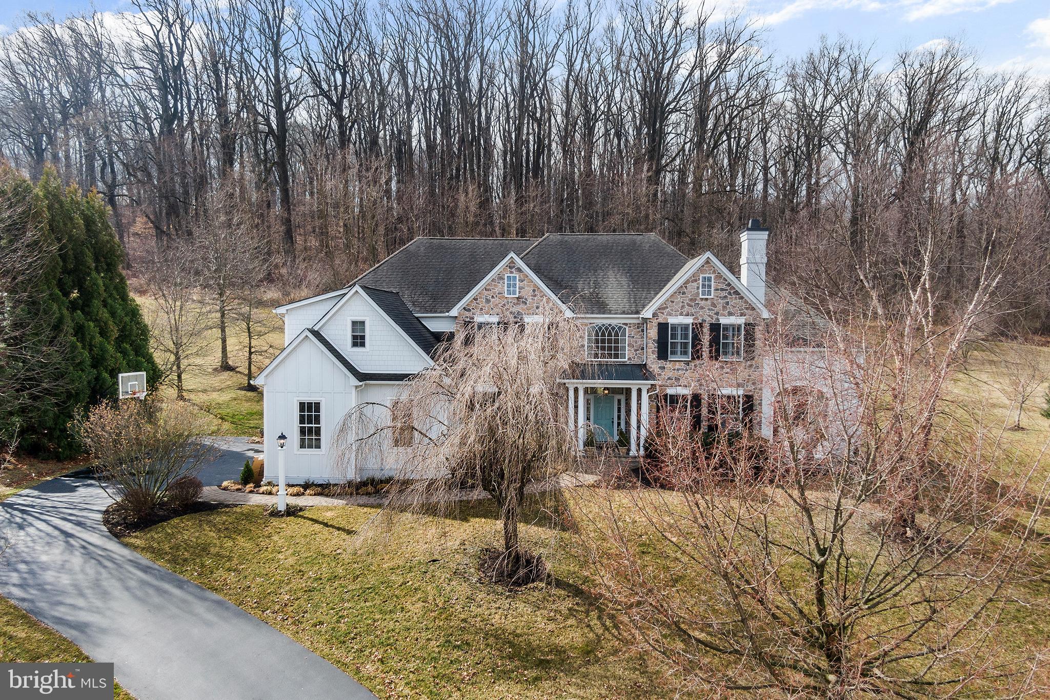 KNOBB HILL - Residential
