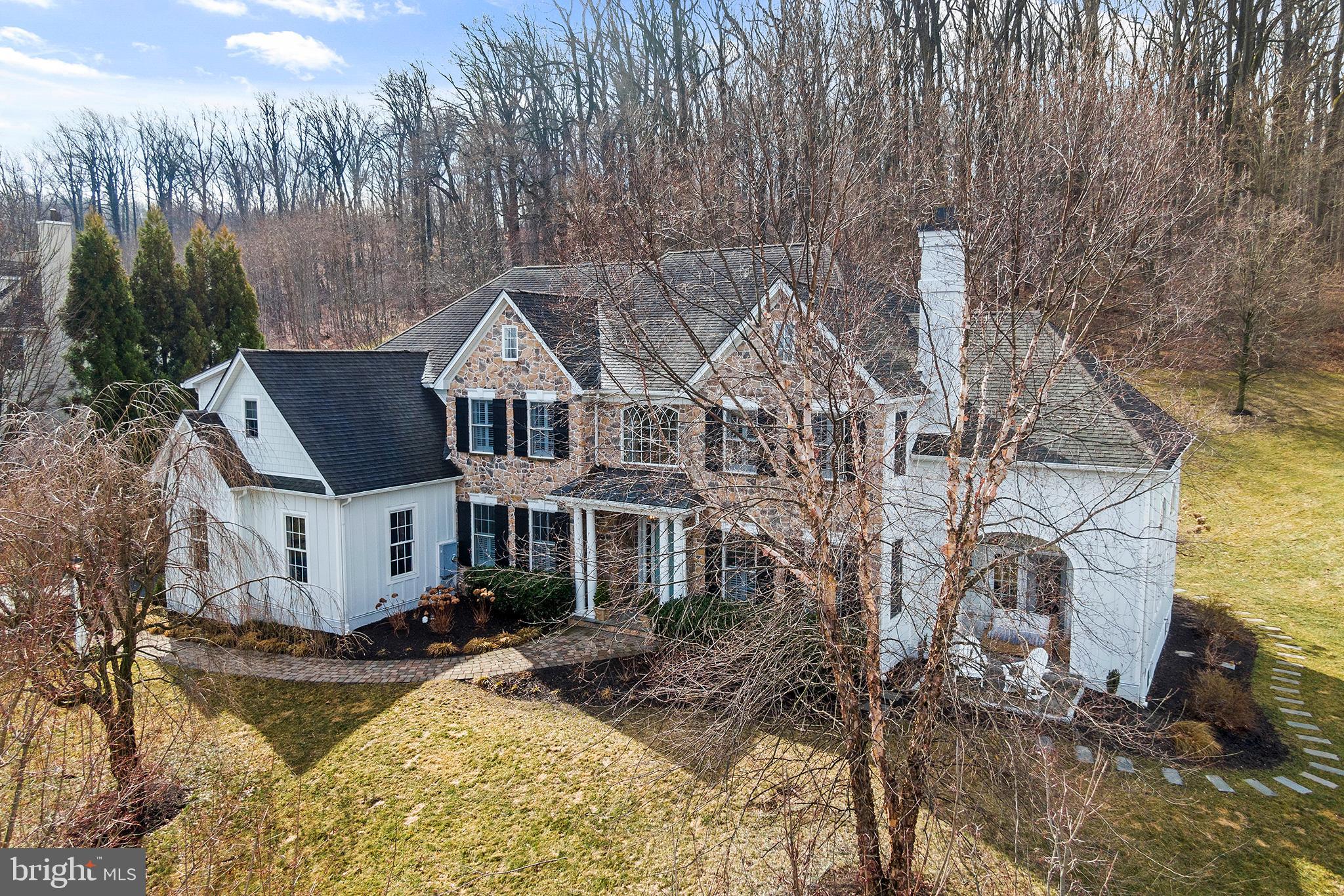 KNOBB HILL - Residential