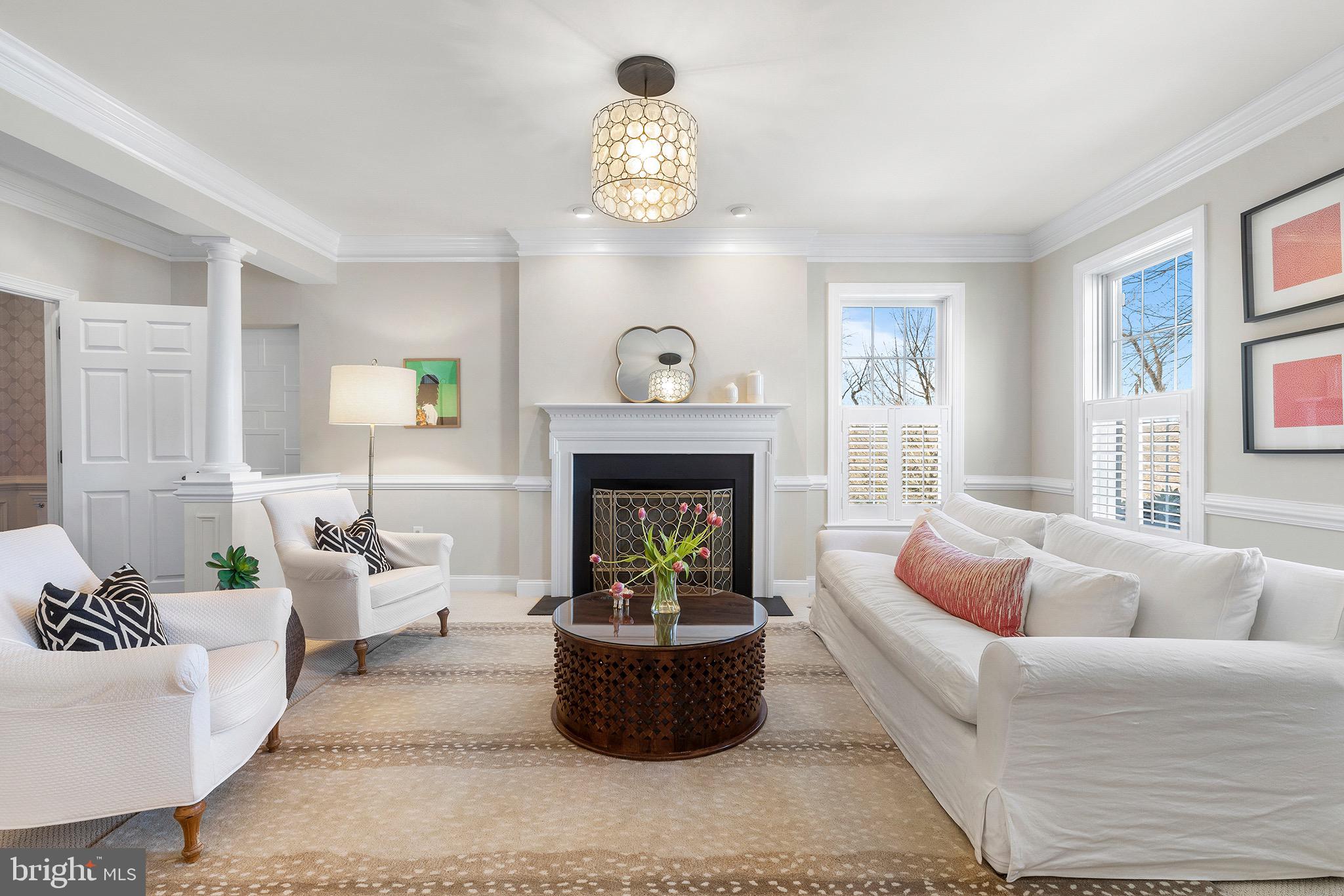 KNOBB HILL - Residential
