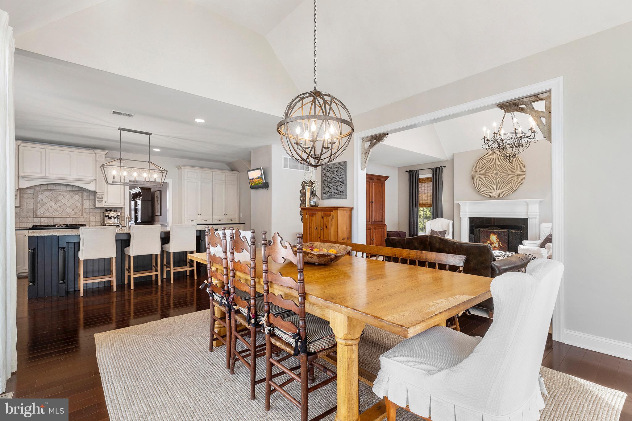 KNOBB HILL - Residential