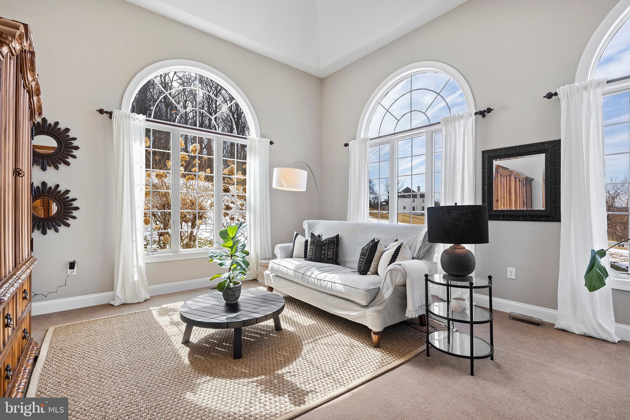 KNOBB HILL - Residential