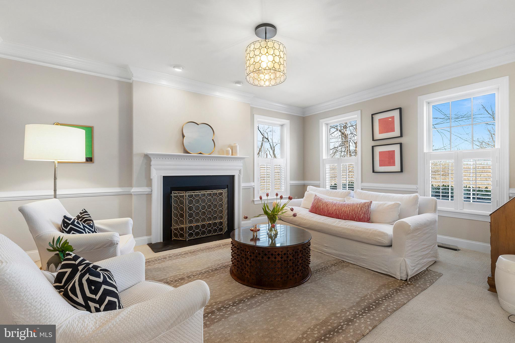 KNOBB HILL - Residential