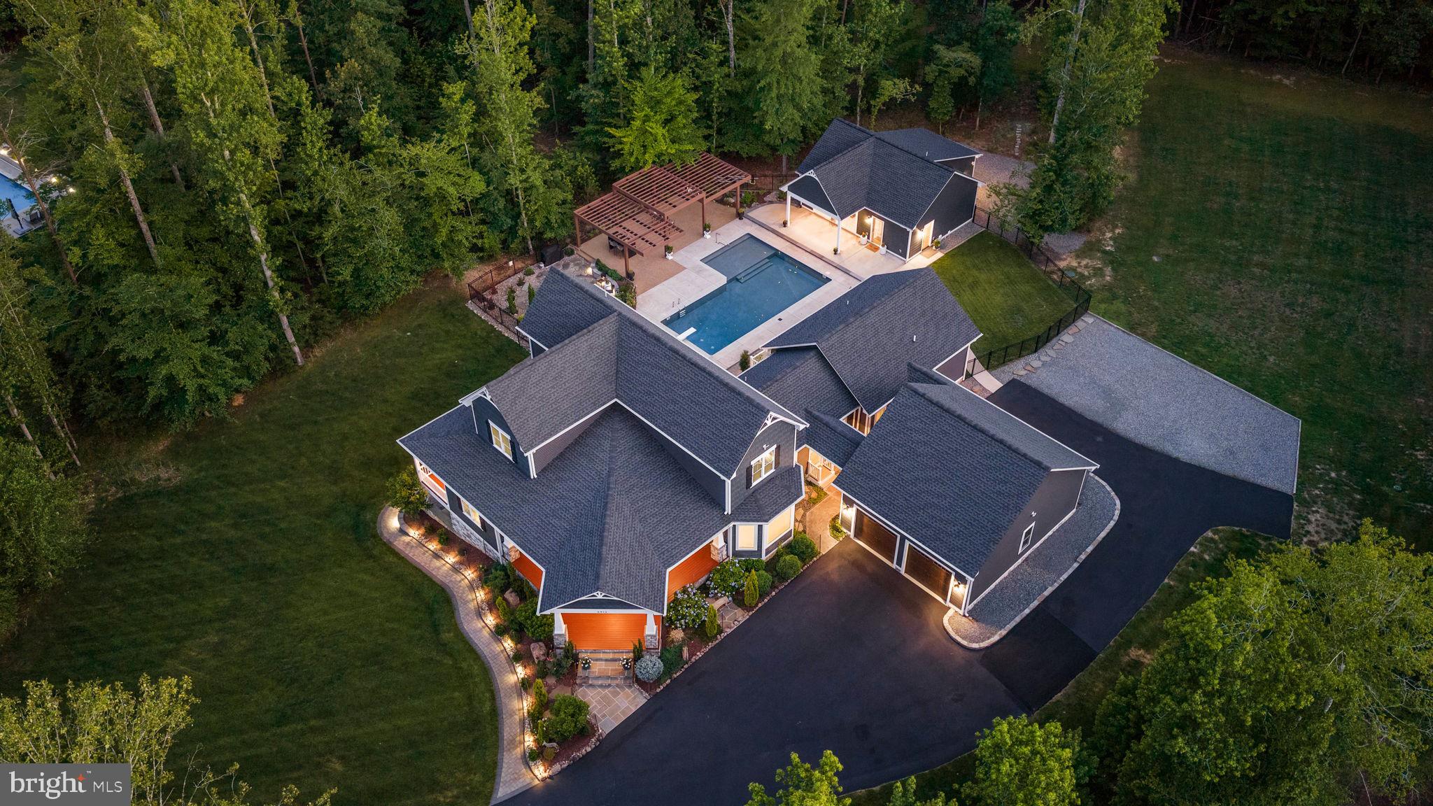 6912 BARCLAY DRIVE