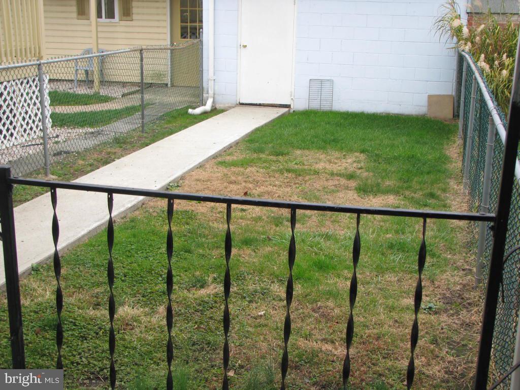 3RD AVE & E. WEIDMAN STS - Residential