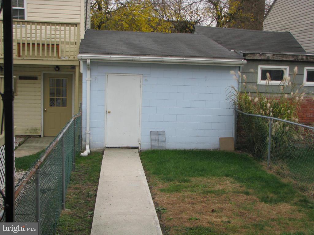 3RD AVE & E. WEIDMAN STS - Residential