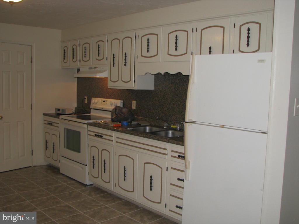 3RD AVE & E. WEIDMAN STS - Residential