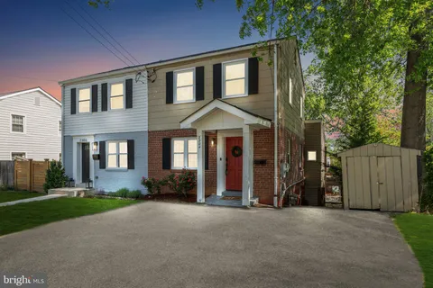 2304 Riverview Terrace, Alexandria, VA MLS: VAFX2237128