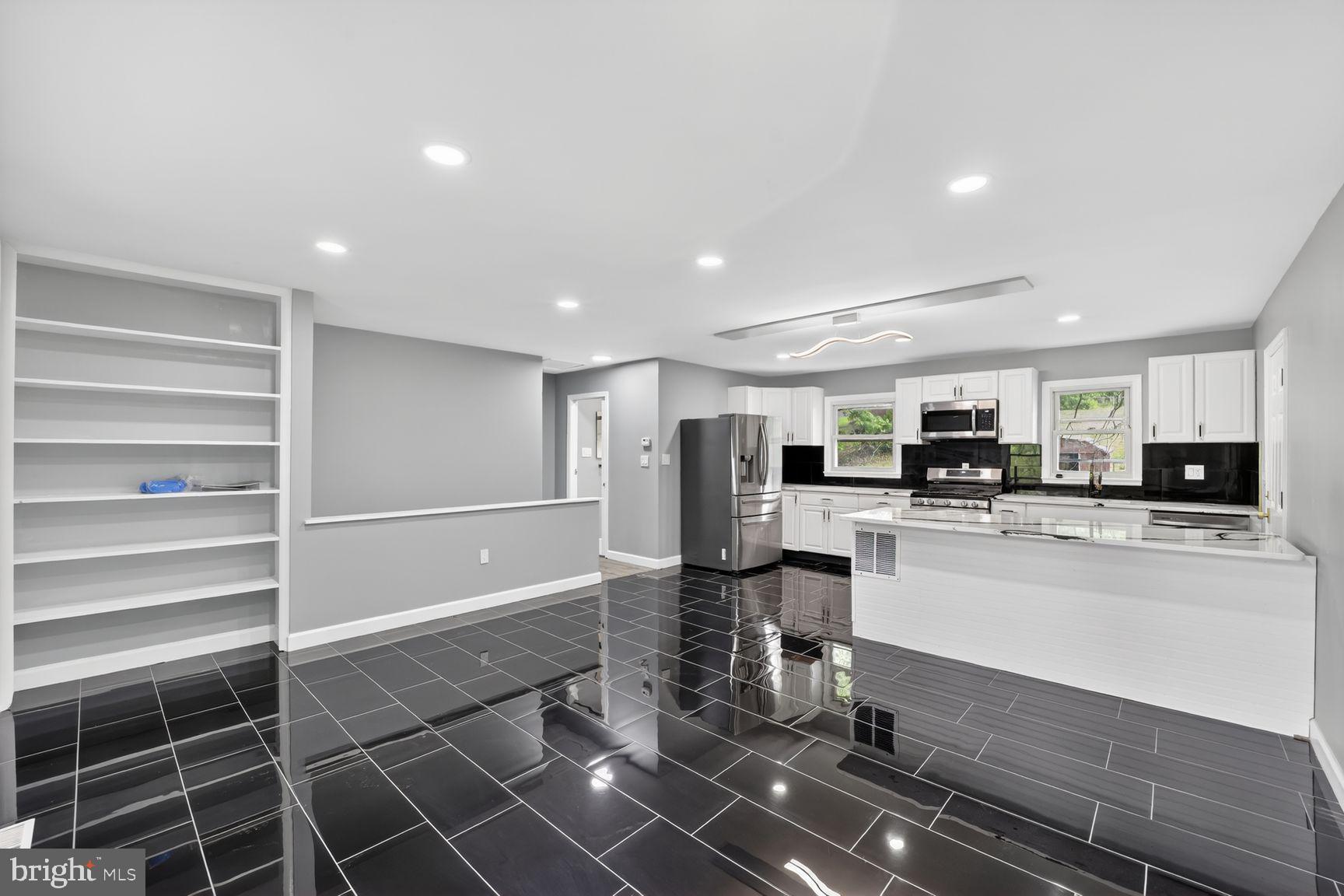 MARLBORO MEADOWS - Residential