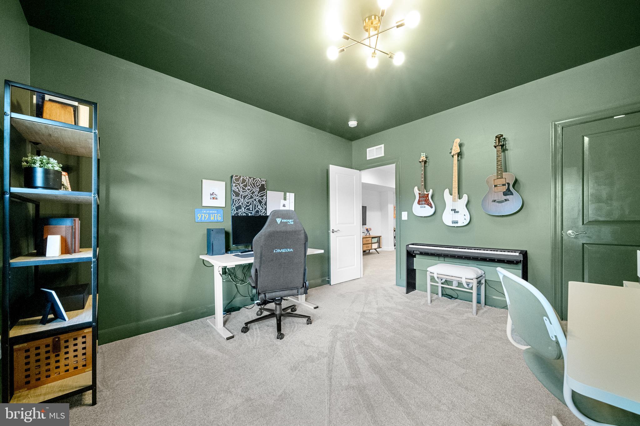 BRADLEY SQUARE - Residential