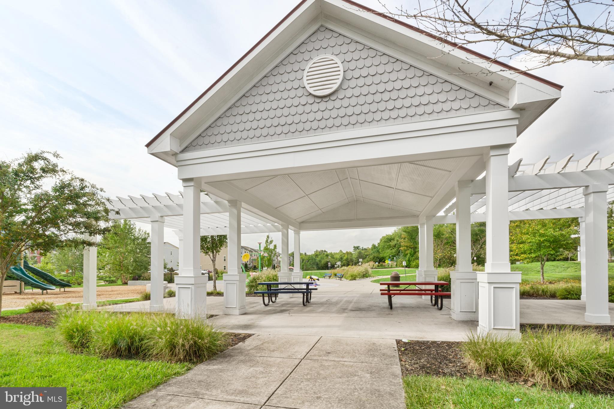 BRADLEY SQUARE - Residential