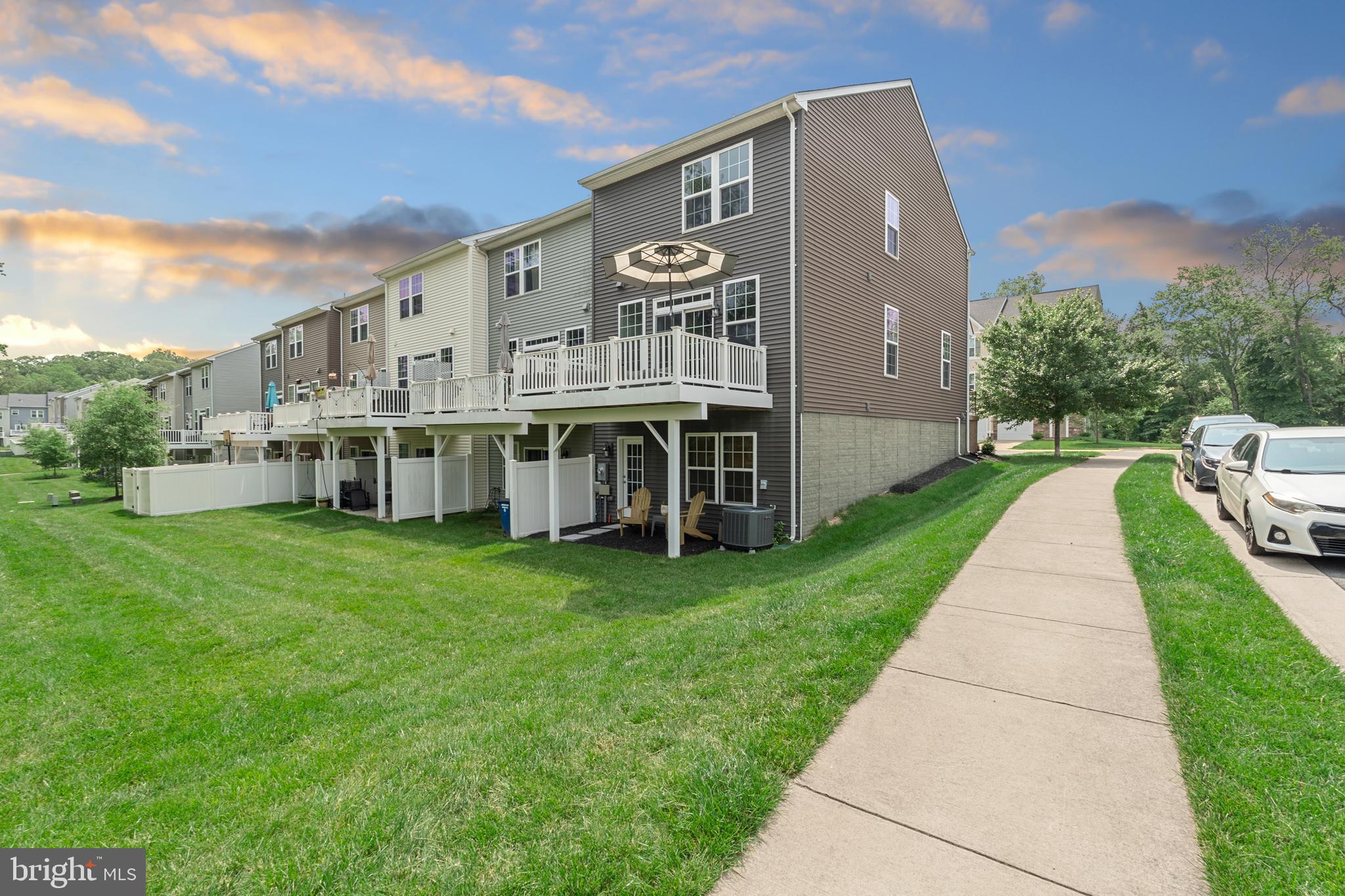 BRADLEY SQUARE - Residential