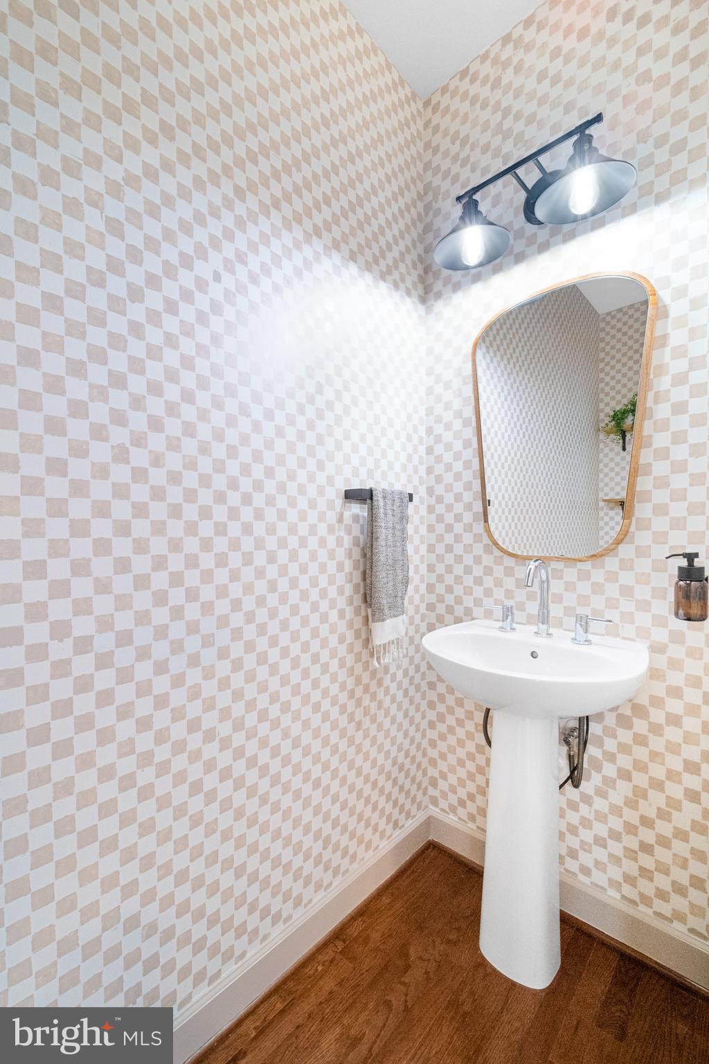 BRADLEY SQUARE - Residential