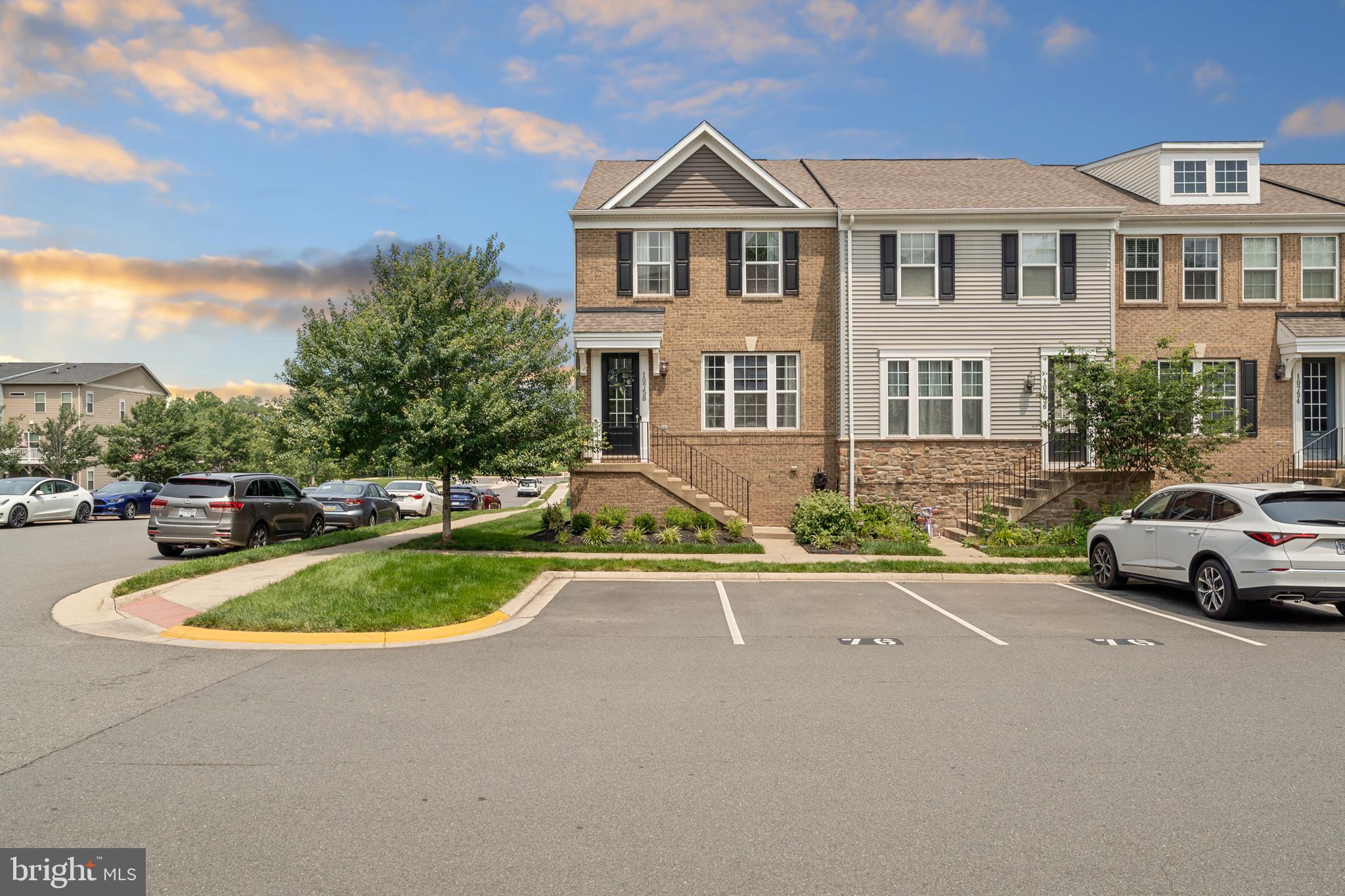 BRADLEY SQUARE - Residential