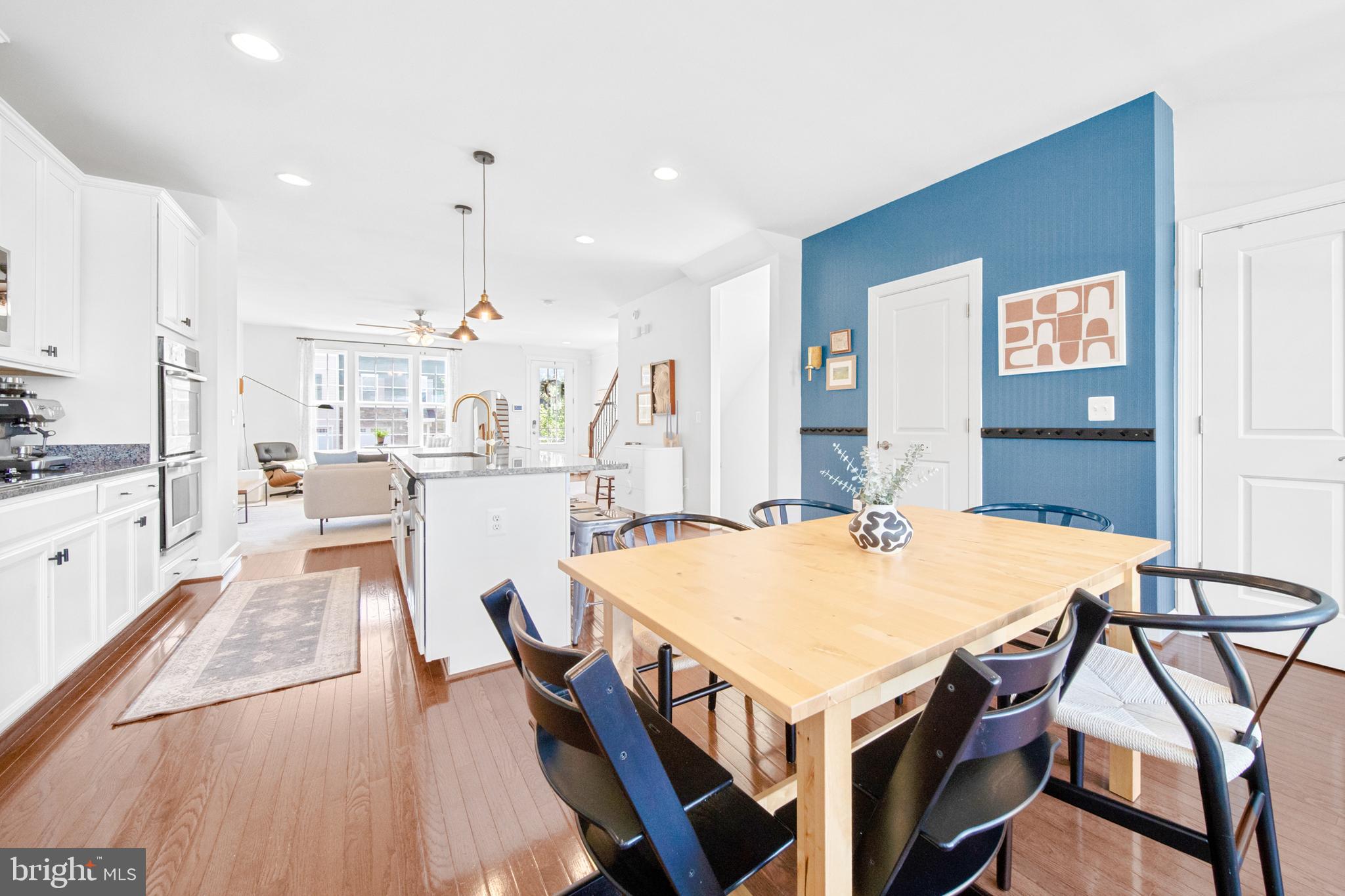 BRADLEY SQUARE - Residential