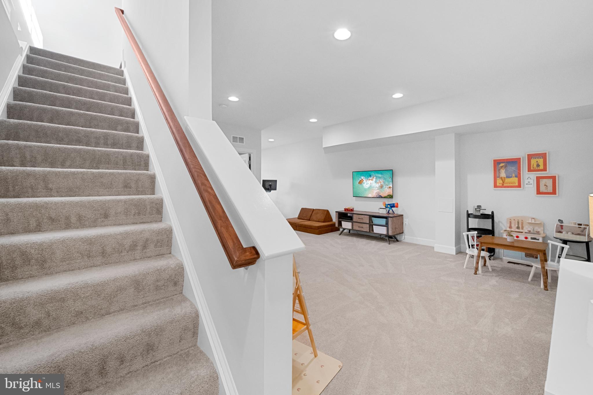 BRADLEY SQUARE - Residential