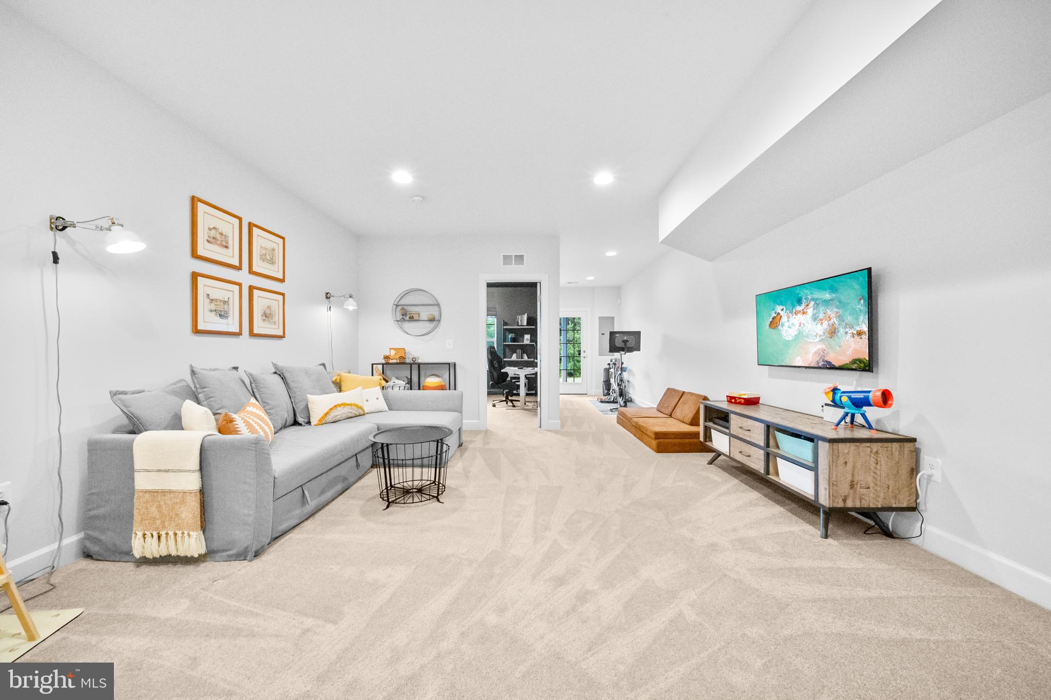 BRADLEY SQUARE - Residential