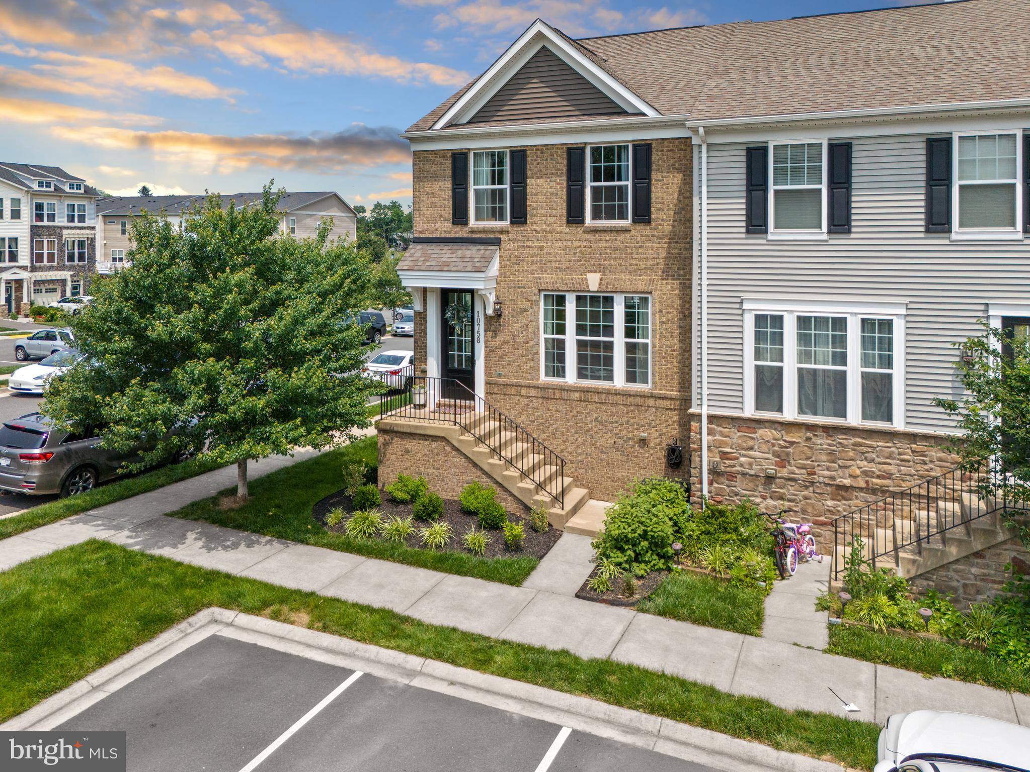 BRADLEY SQUARE - Residential