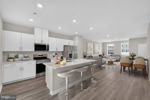 MLS: NJCD2127380