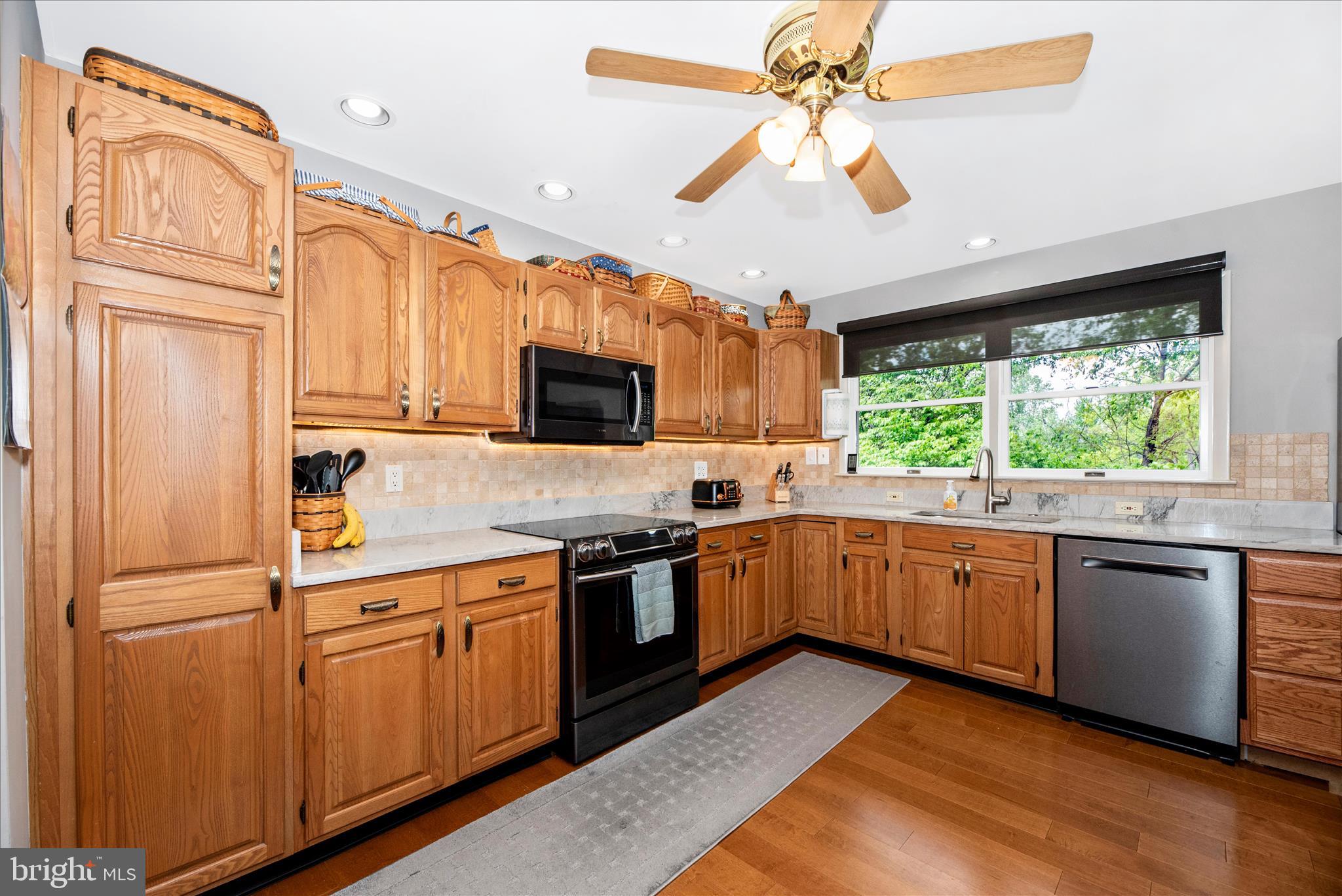 BOULDER HILL ESTATES - Residential