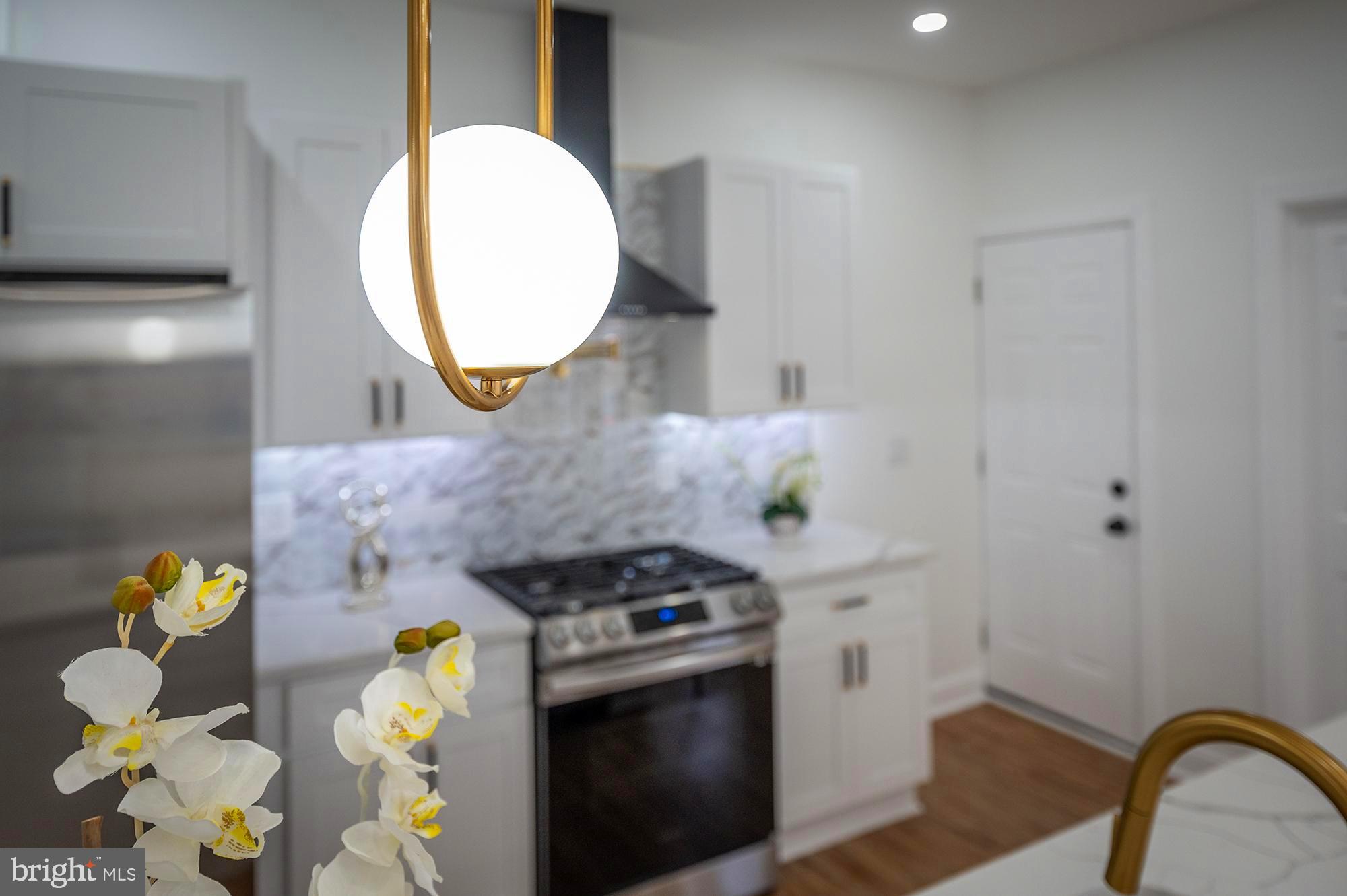 MONTEBELLO - Residential