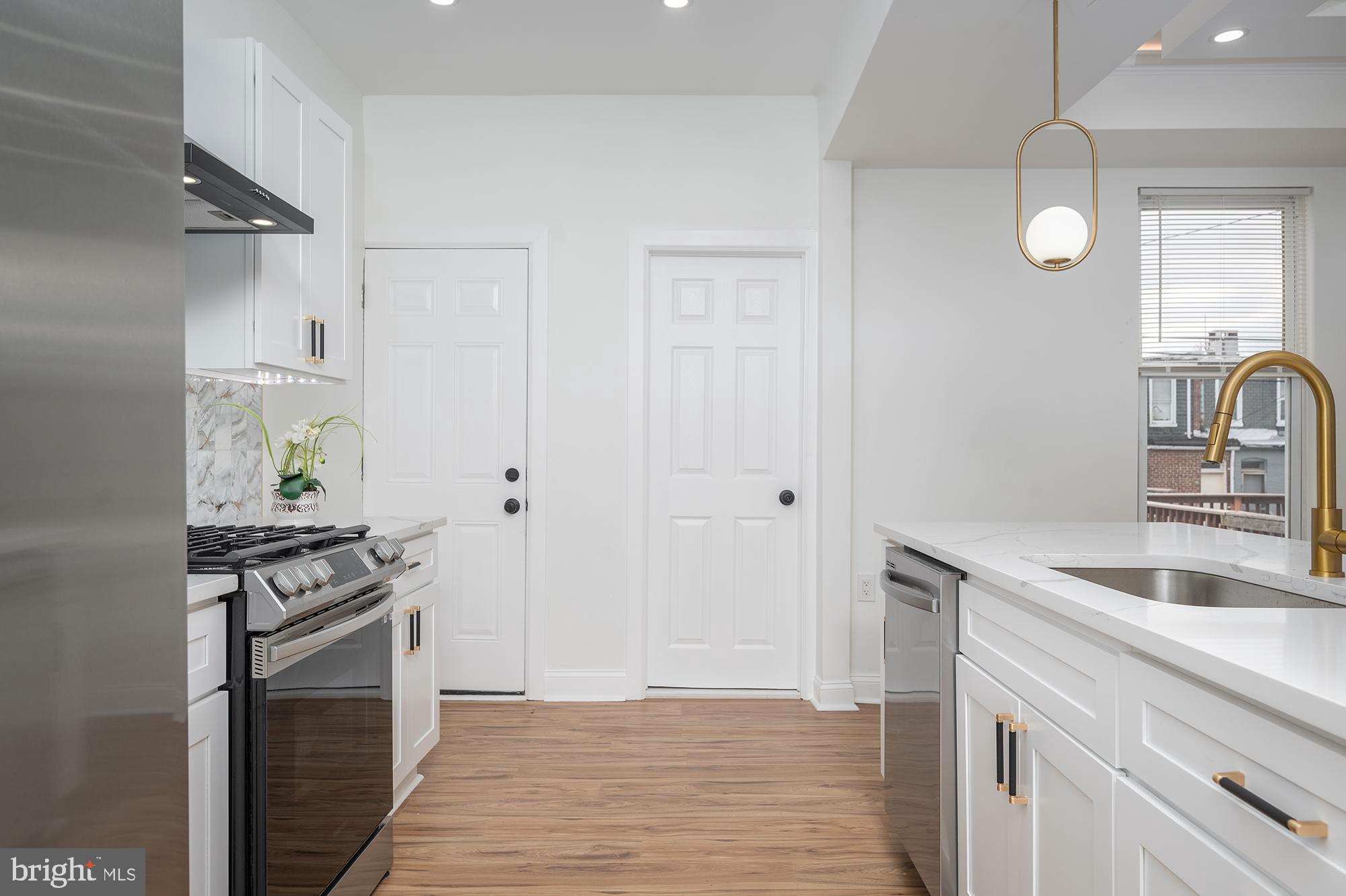 MONTEBELLO - Residential