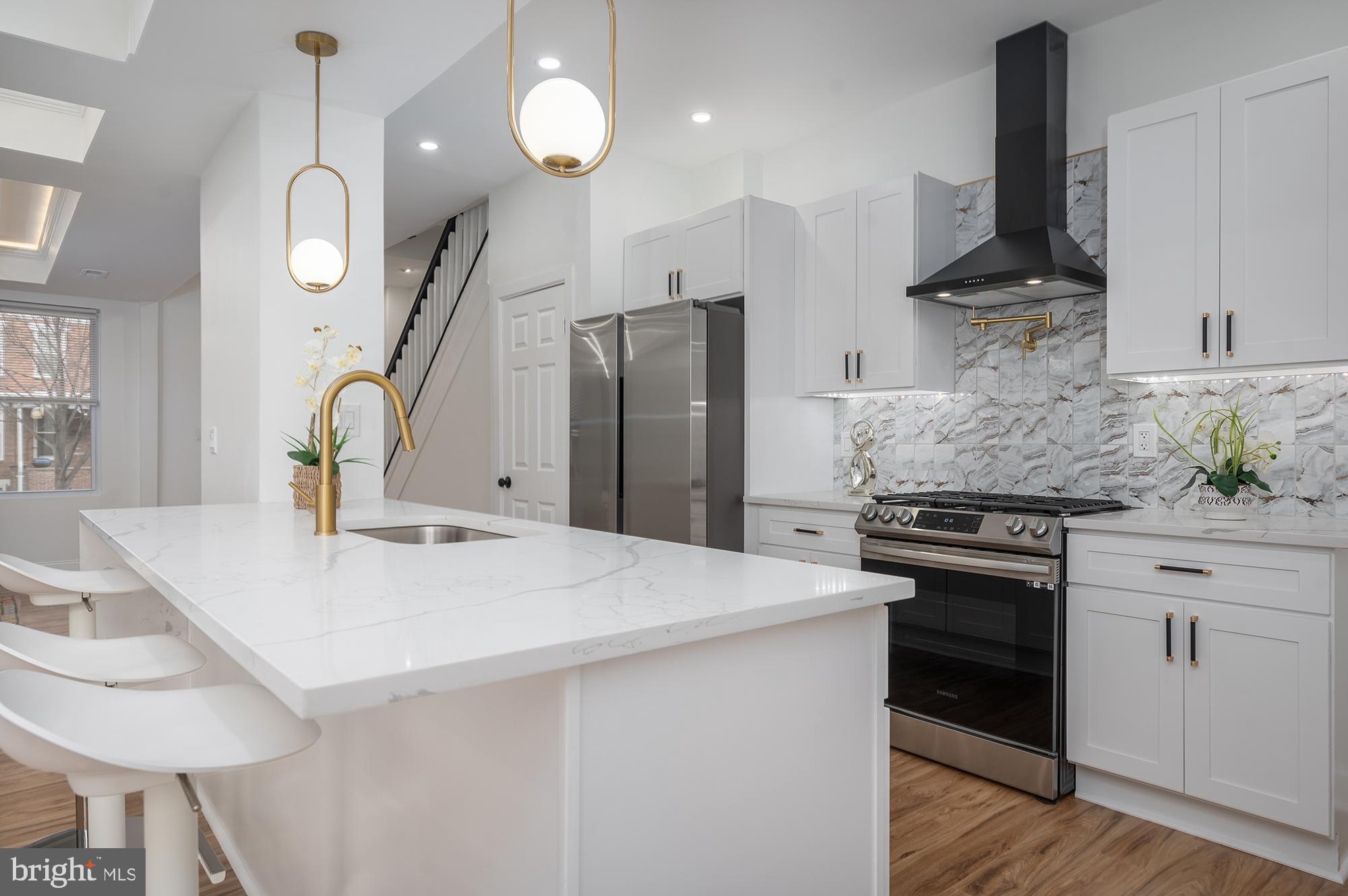 MONTEBELLO - Residential