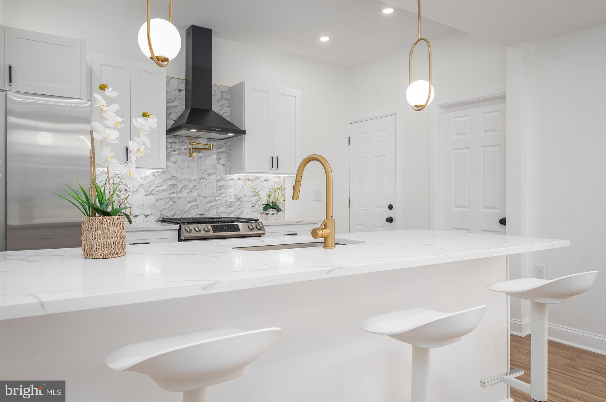 MONTEBELLO - Residential