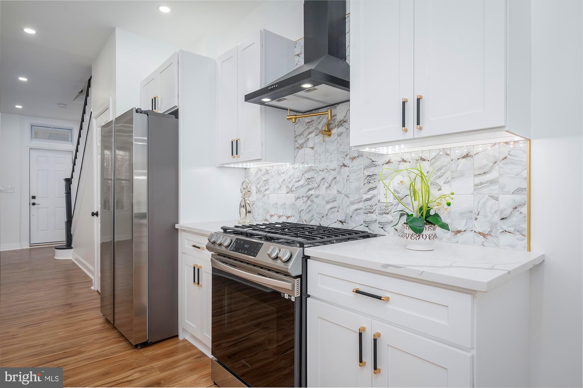 MONTEBELLO - Residential