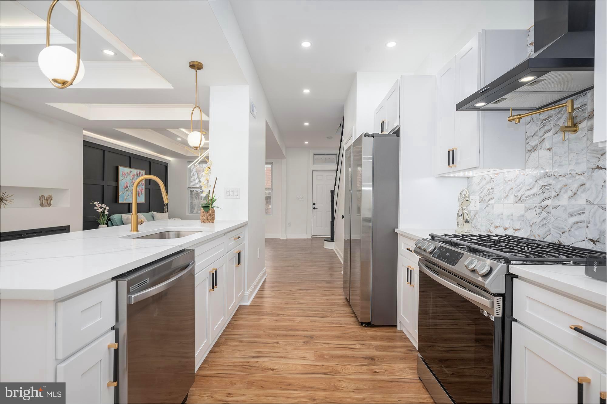 MONTEBELLO - Residential