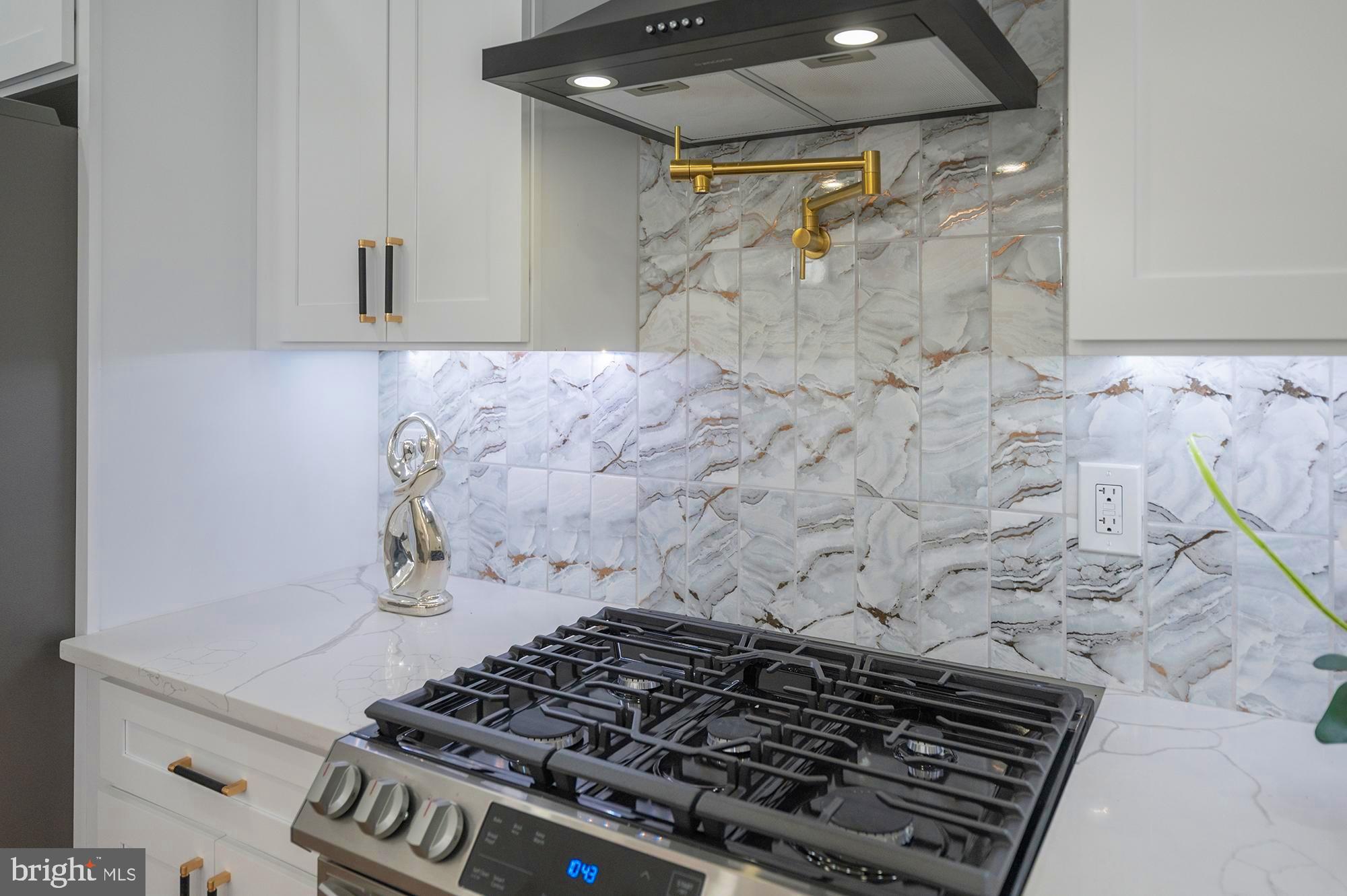 MONTEBELLO - Residential