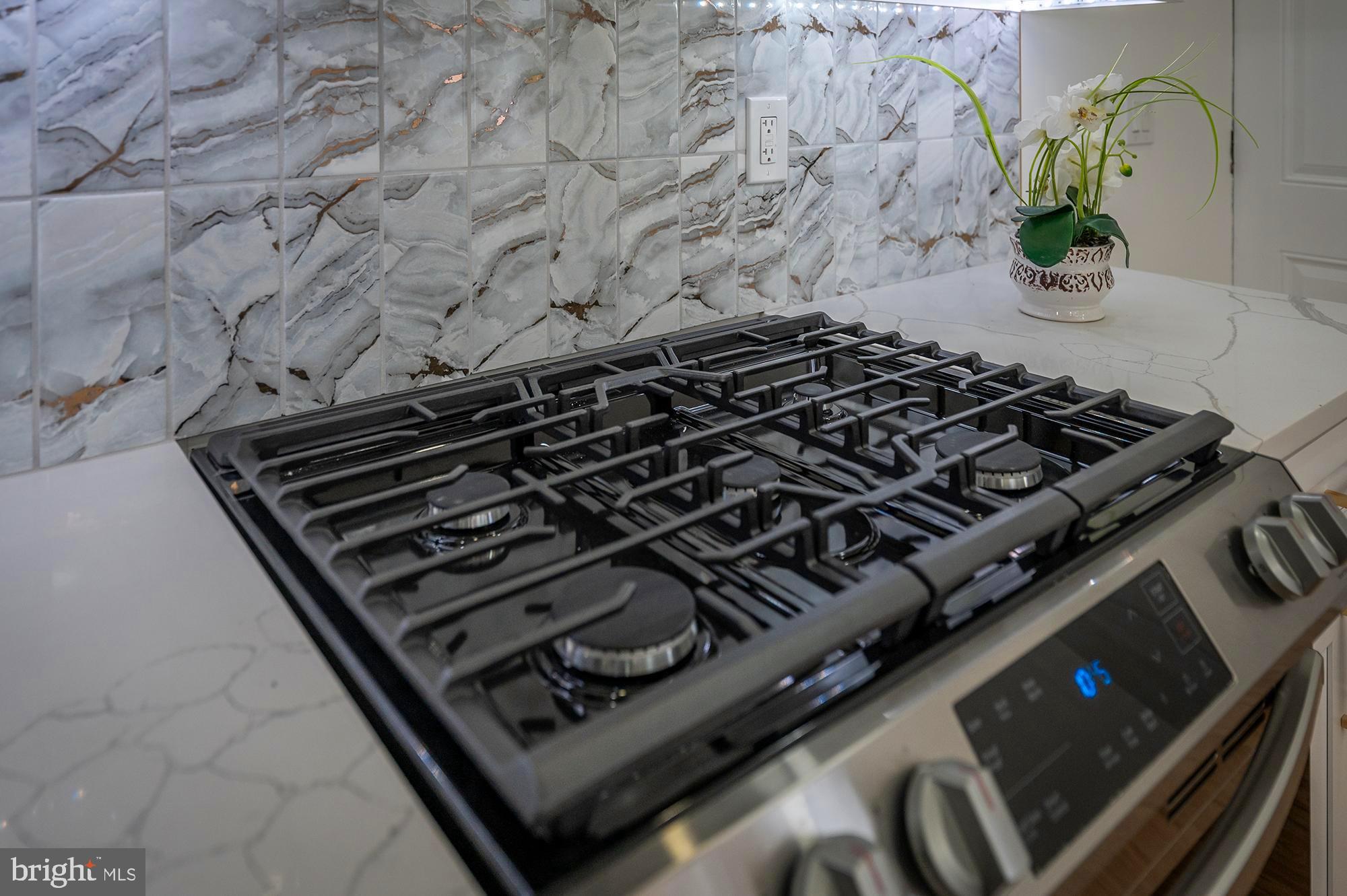 MONTEBELLO - Residential