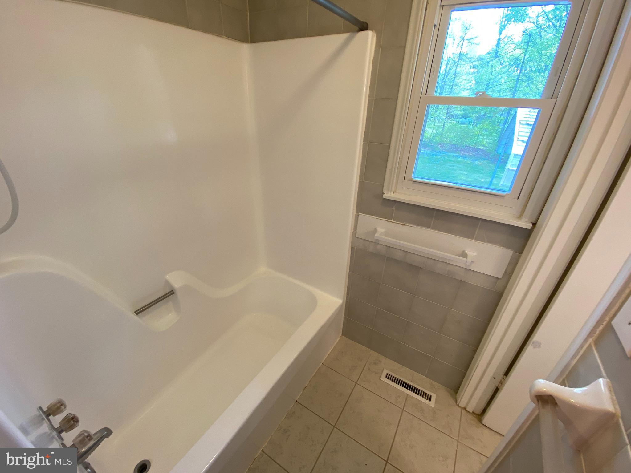 CAMPBELL CREEK VILLAGE - Residential Lease