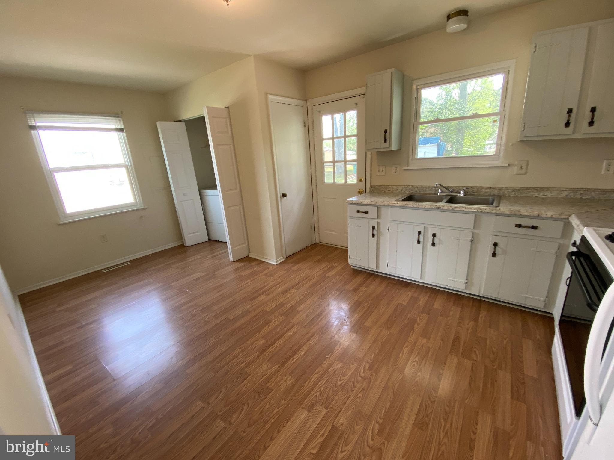 CAMPBELL CREEK VILLAGE - Residential Lease