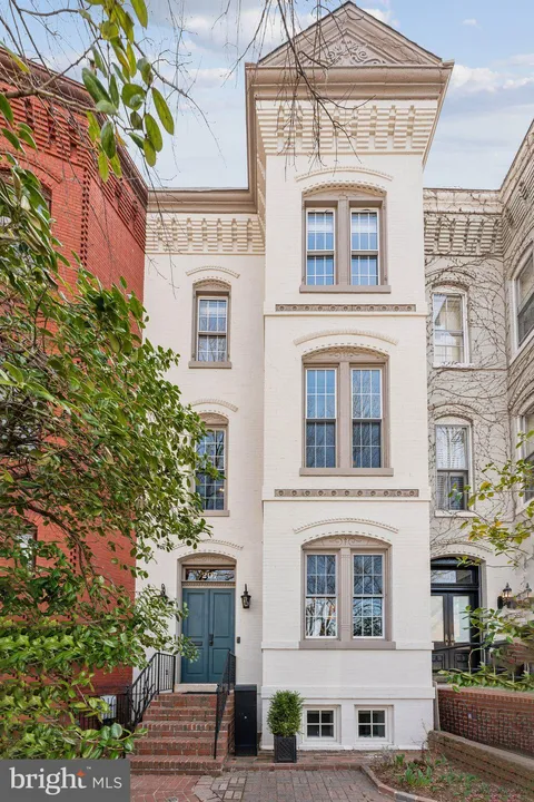 207 3rd Street NE, Washington, DC 20002 - MLS#: DCDC2193248