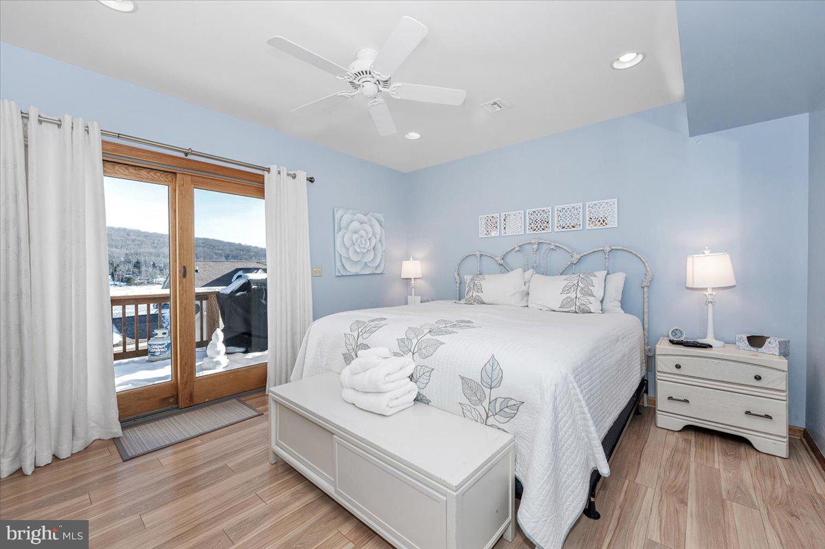 TRADERS LANDING - Residential