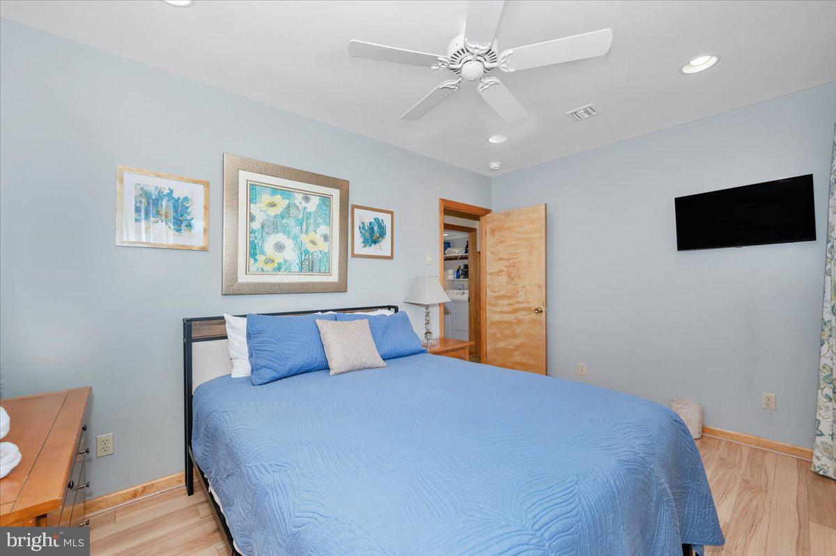 TRADERS LANDING - Residential